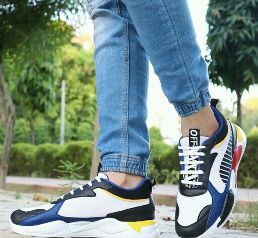 Relaxed Attractive Men Sports Shoes