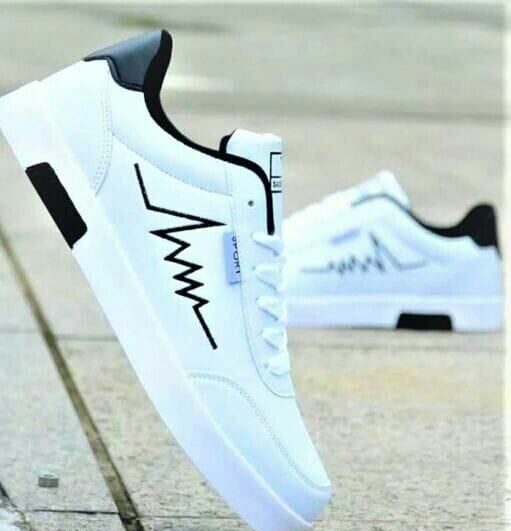Trendy Graceful Men Casual Shoes (White)