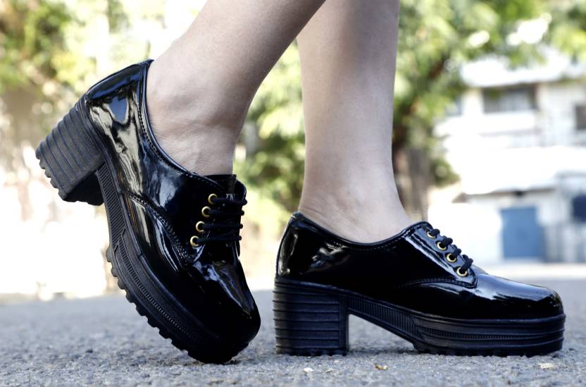 Formal Casual Stylish Look Boots Shoe Casuals For Women  (Black)